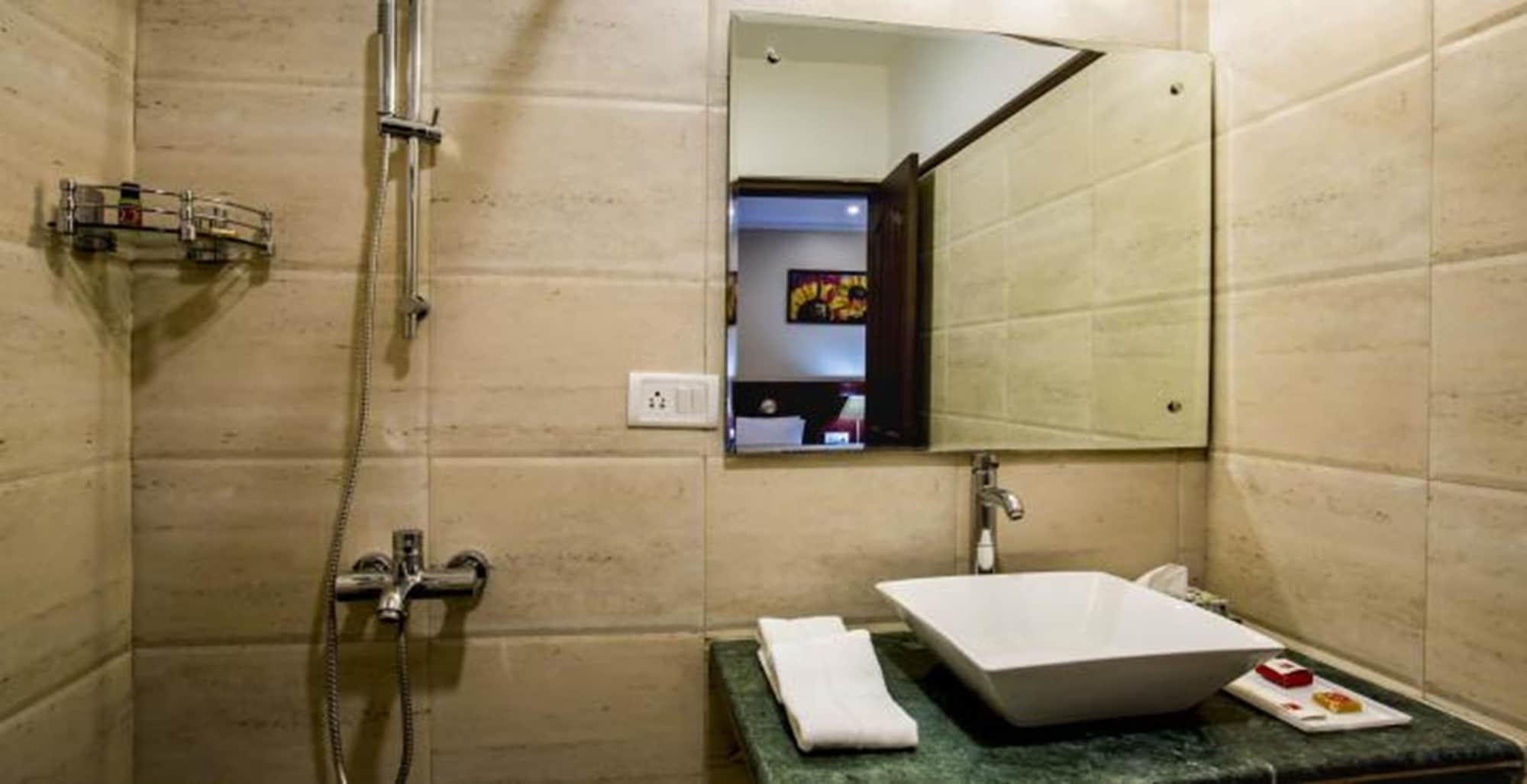 Clarks Inn Nehru Place New Delhi Exterior photo